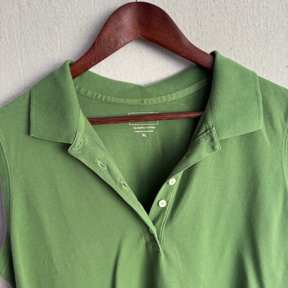 L.L.Bean Sleeveless Top Size XL Green Collared V-Neck Slightly Fitted Shirt - Picture 3 of 11